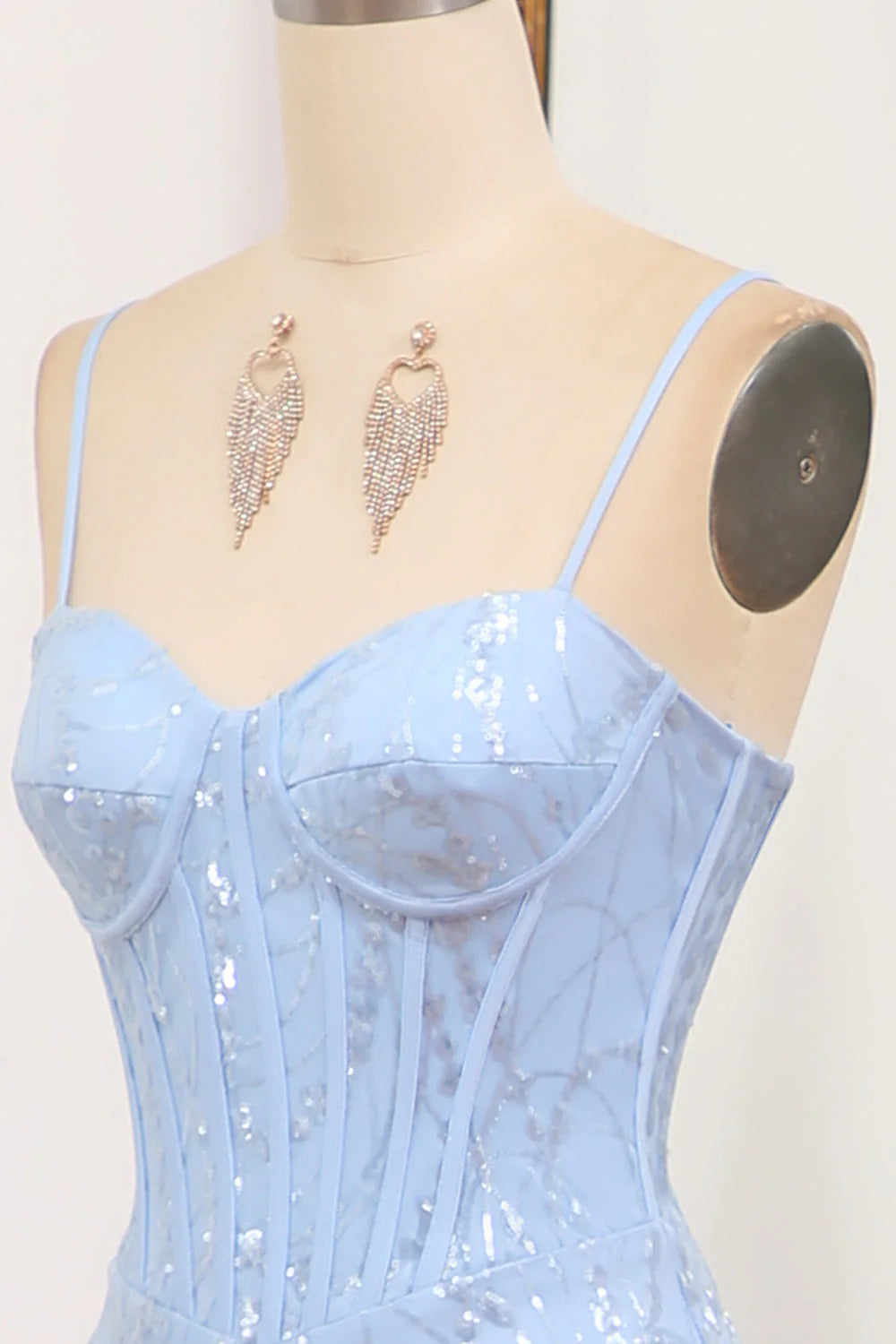 Vestido de fiesta largo de sirena con purpurina azul claro y apliques de lentejuelas