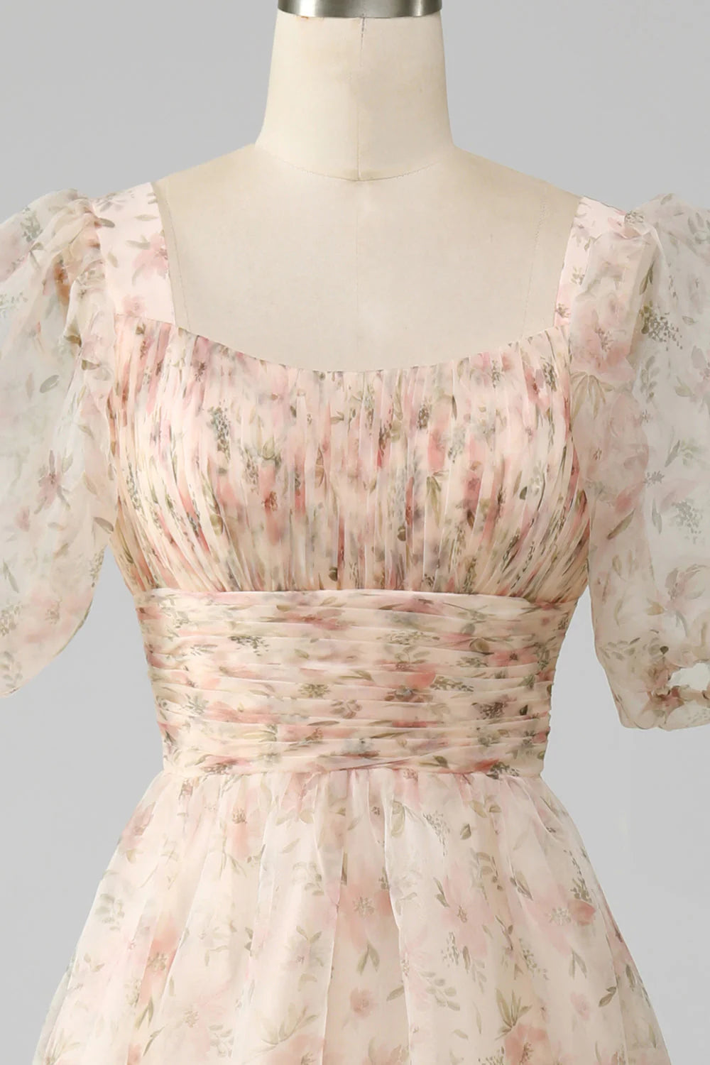 Robe de bal trapèze champagne à imprimé floral et manches bouffantes
