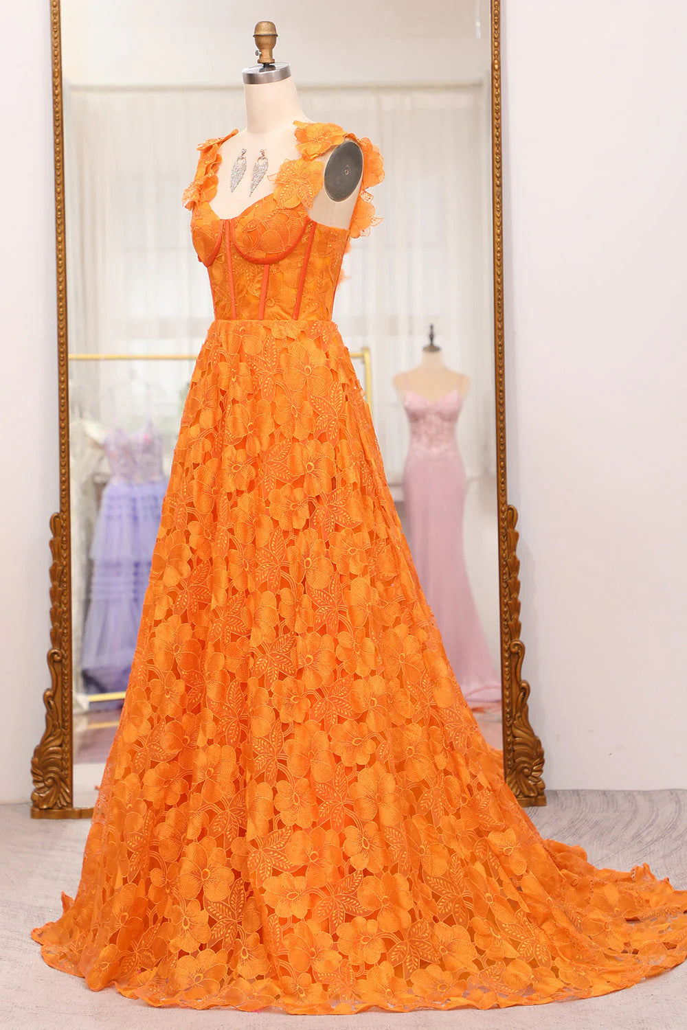 Robe de bal longue orange à bretelles spaghetti et appliques, coupe trapèze, avec fente