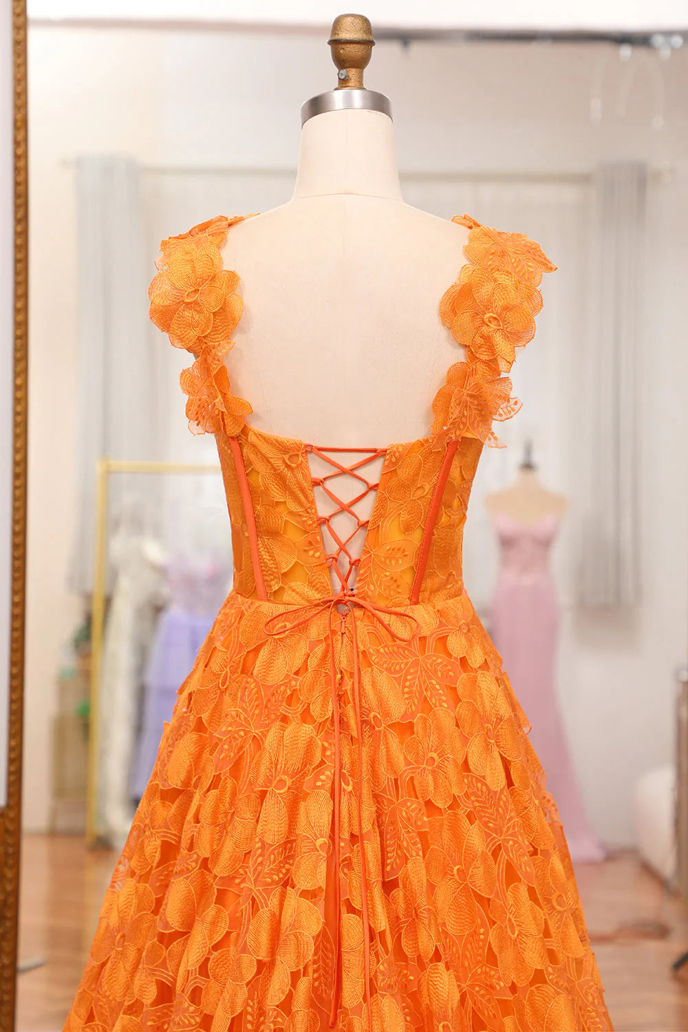 Robe de bal longue orange à bretelles spaghetti et appliques, coupe trapèze, avec fente