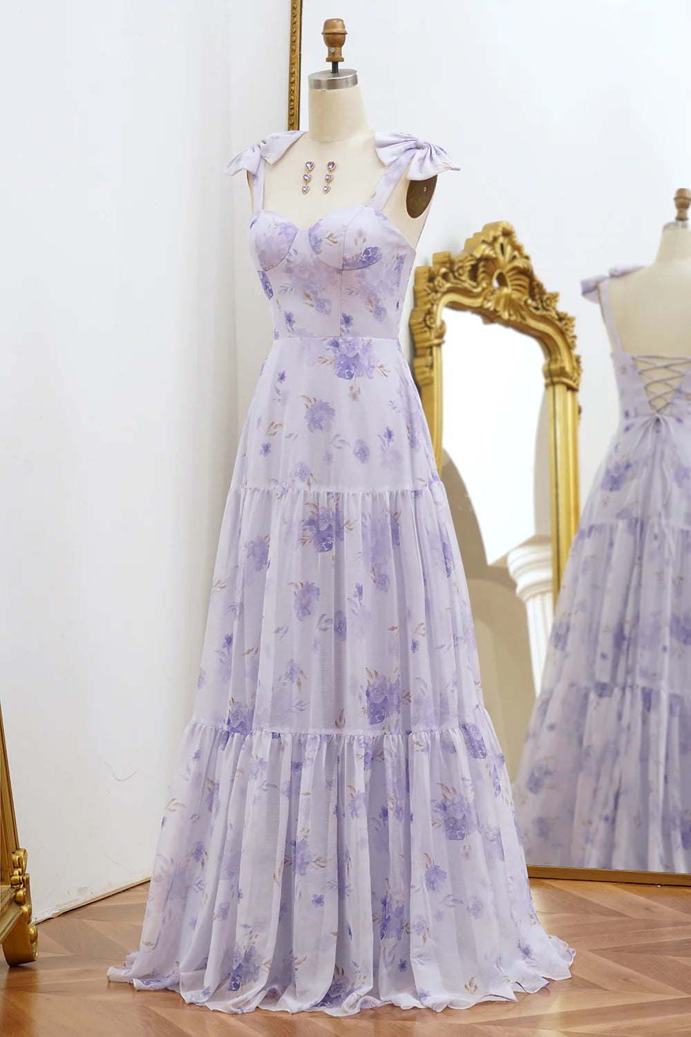 Robe de bal longue dos nu à bretelles florales et manches dénudées