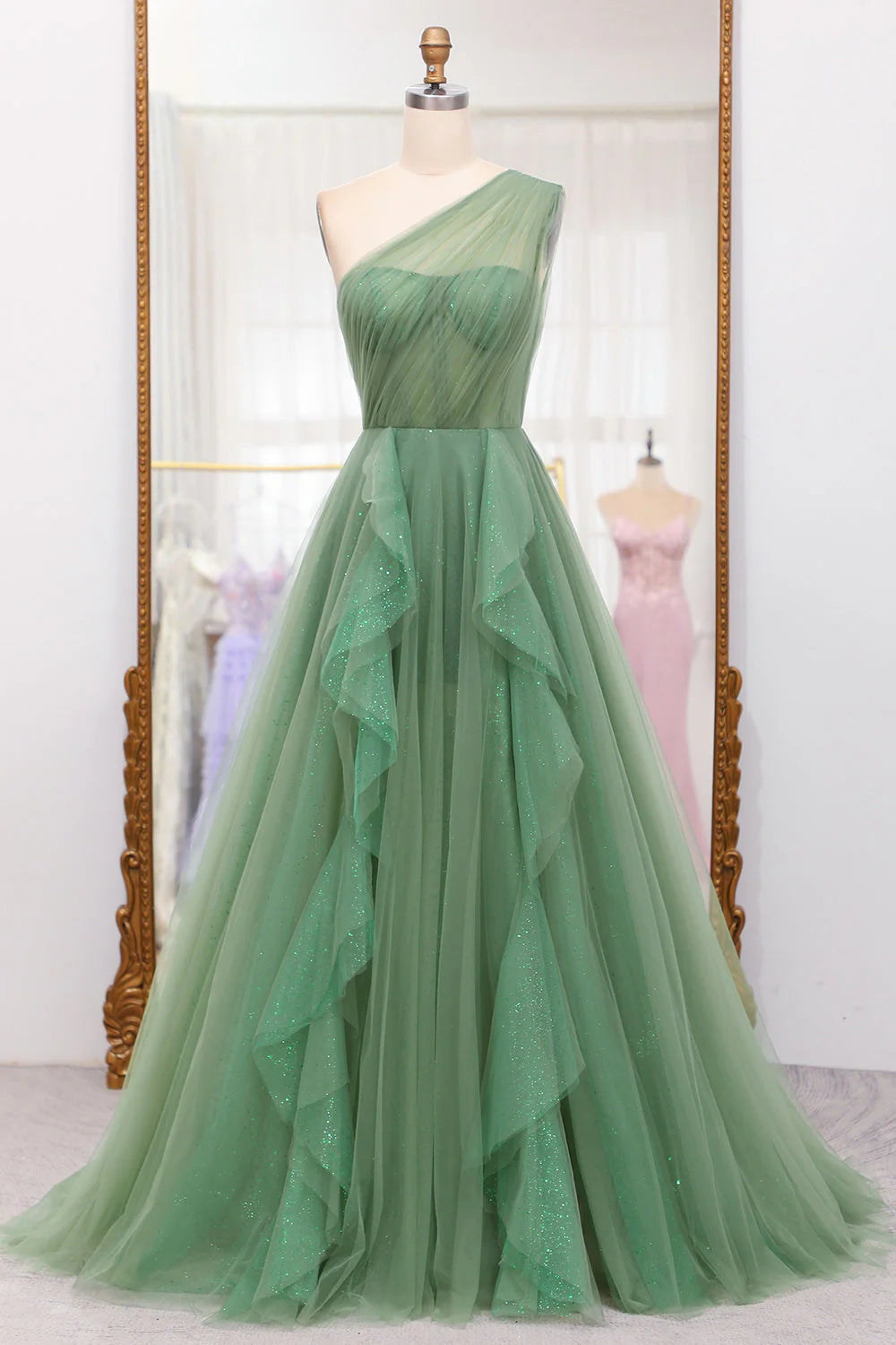 Robe de bal longue en tulle vert foncé à une épaule et paillettes