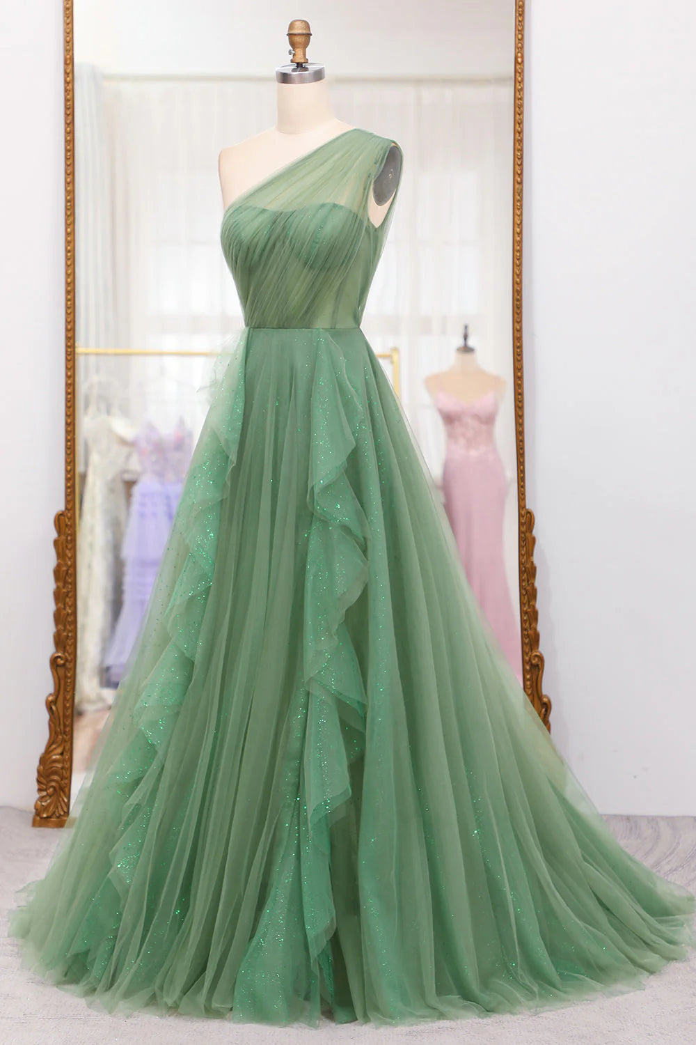 Robe de bal longue en tulle vert foncé à une épaule et paillettes
