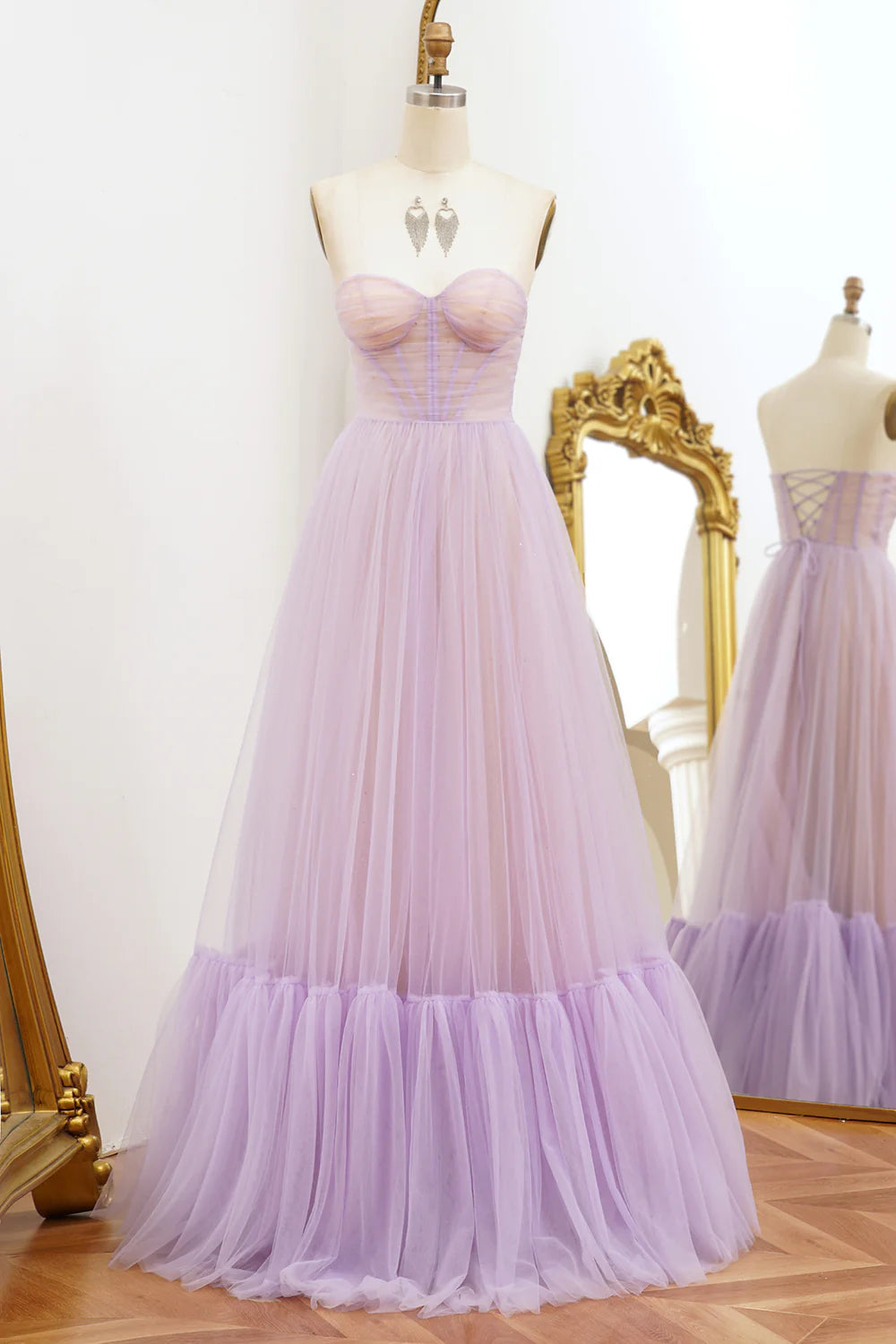 Robe de bal longue en tulle à épaules dénudées et sans bretelles