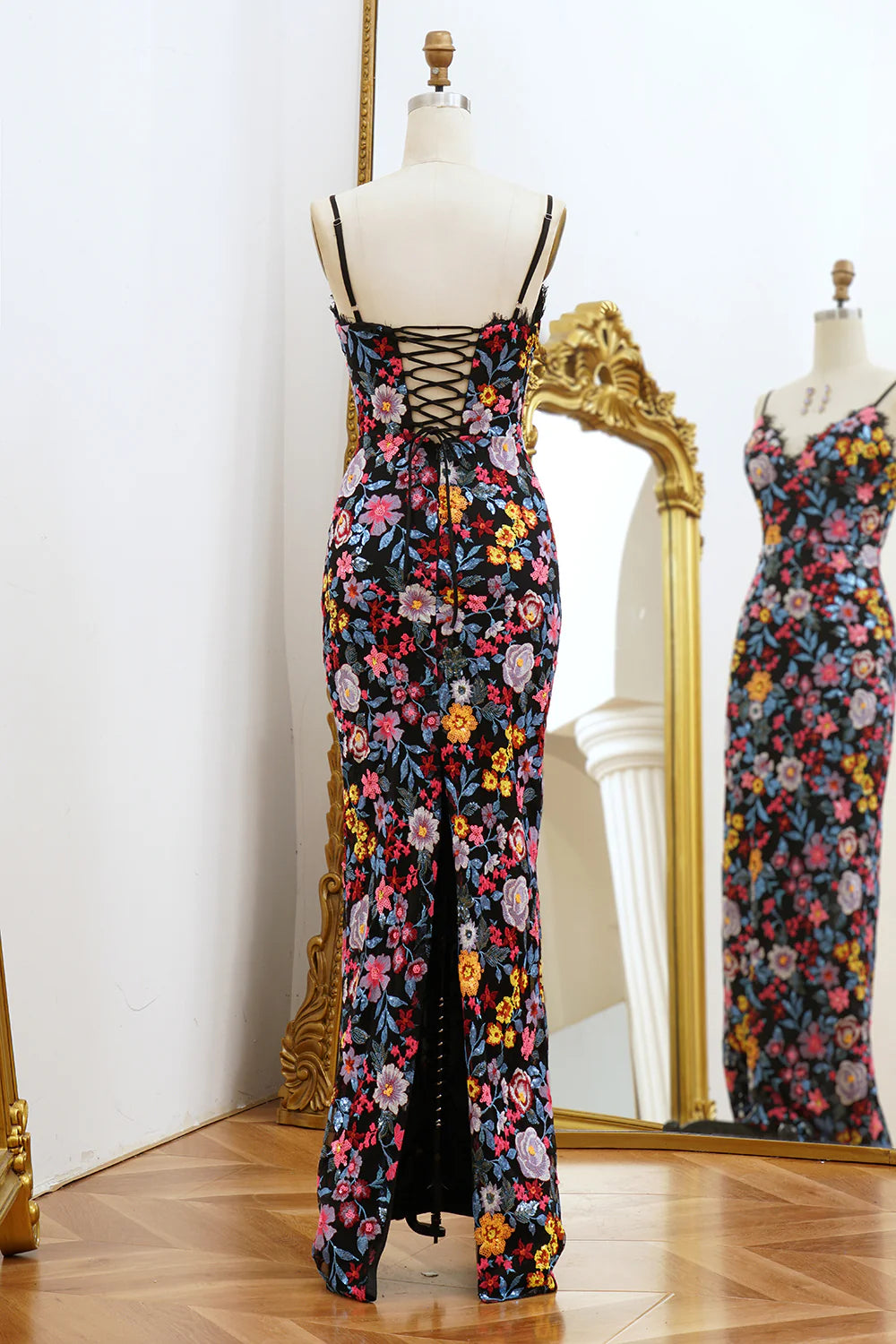 Vestido de fiesta largo de sirena con escote en V y bordado con abertura en la espalda