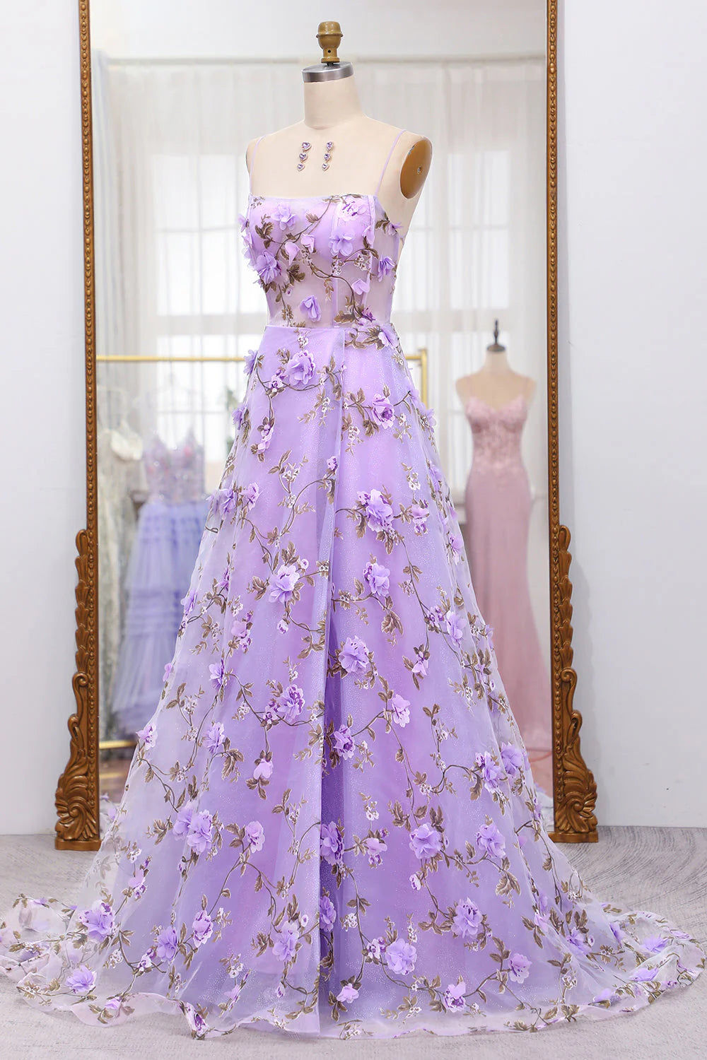 A Line Spaghetti Straps Lace-Up Lilac Prom Dress With 3D Appliques