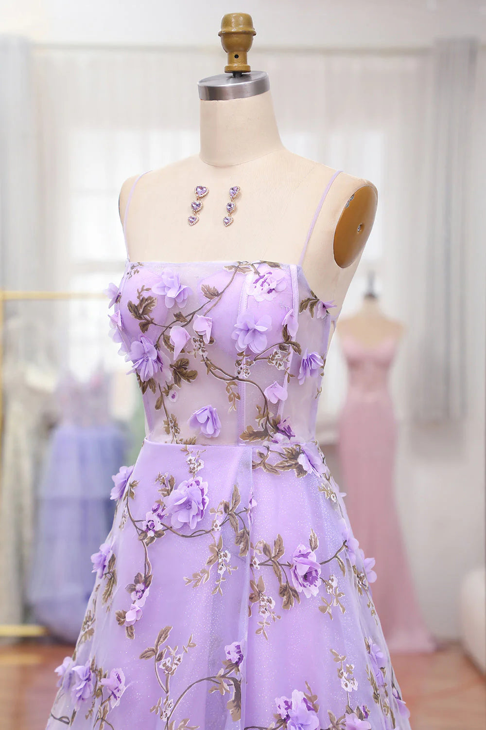 A Line Spaghetti Straps Lace-Up Lilac Prom Dress With 3D Appliques
