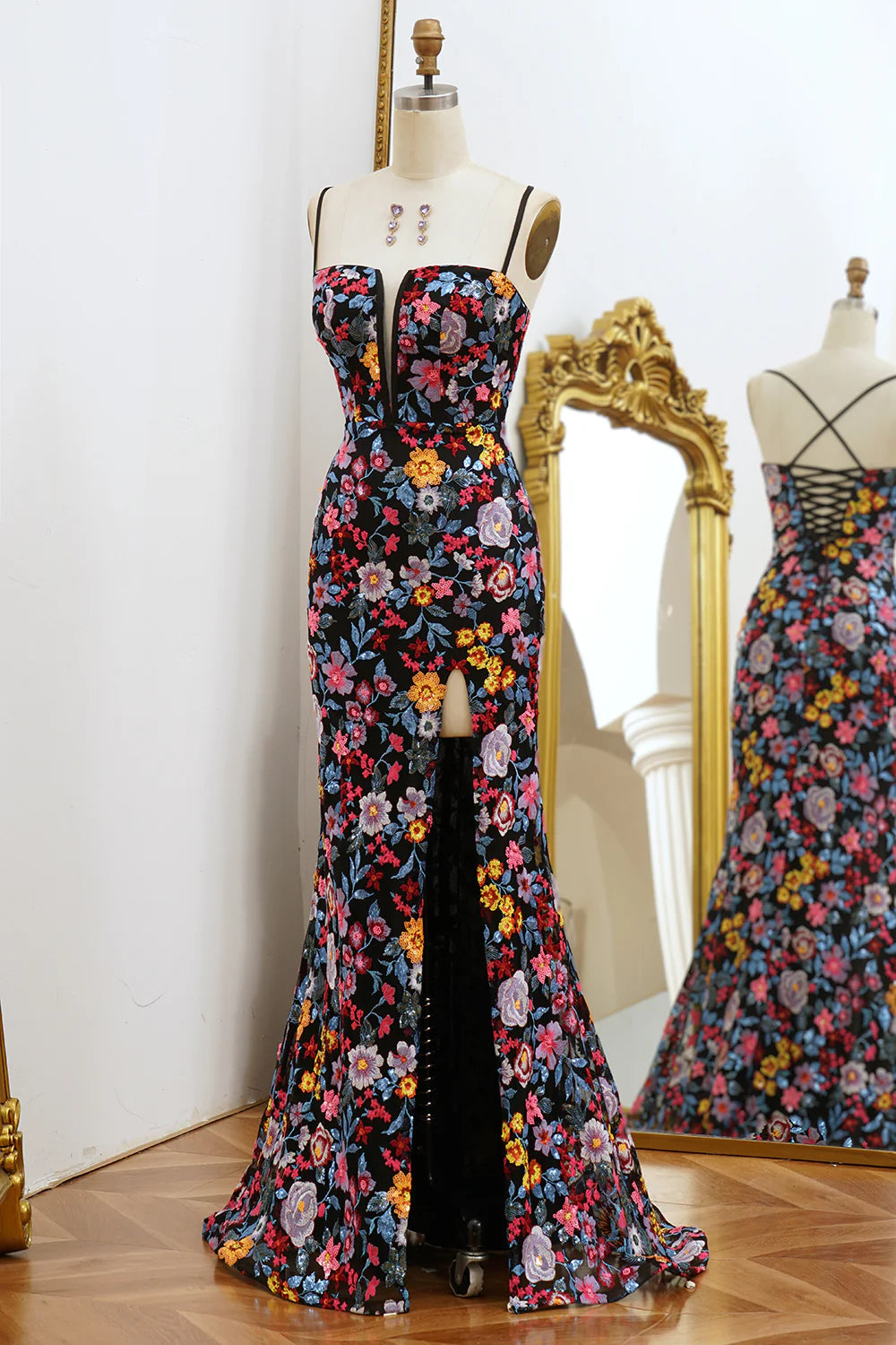 Robe de bal sirène à bretelles spaghetti et dos ouvert