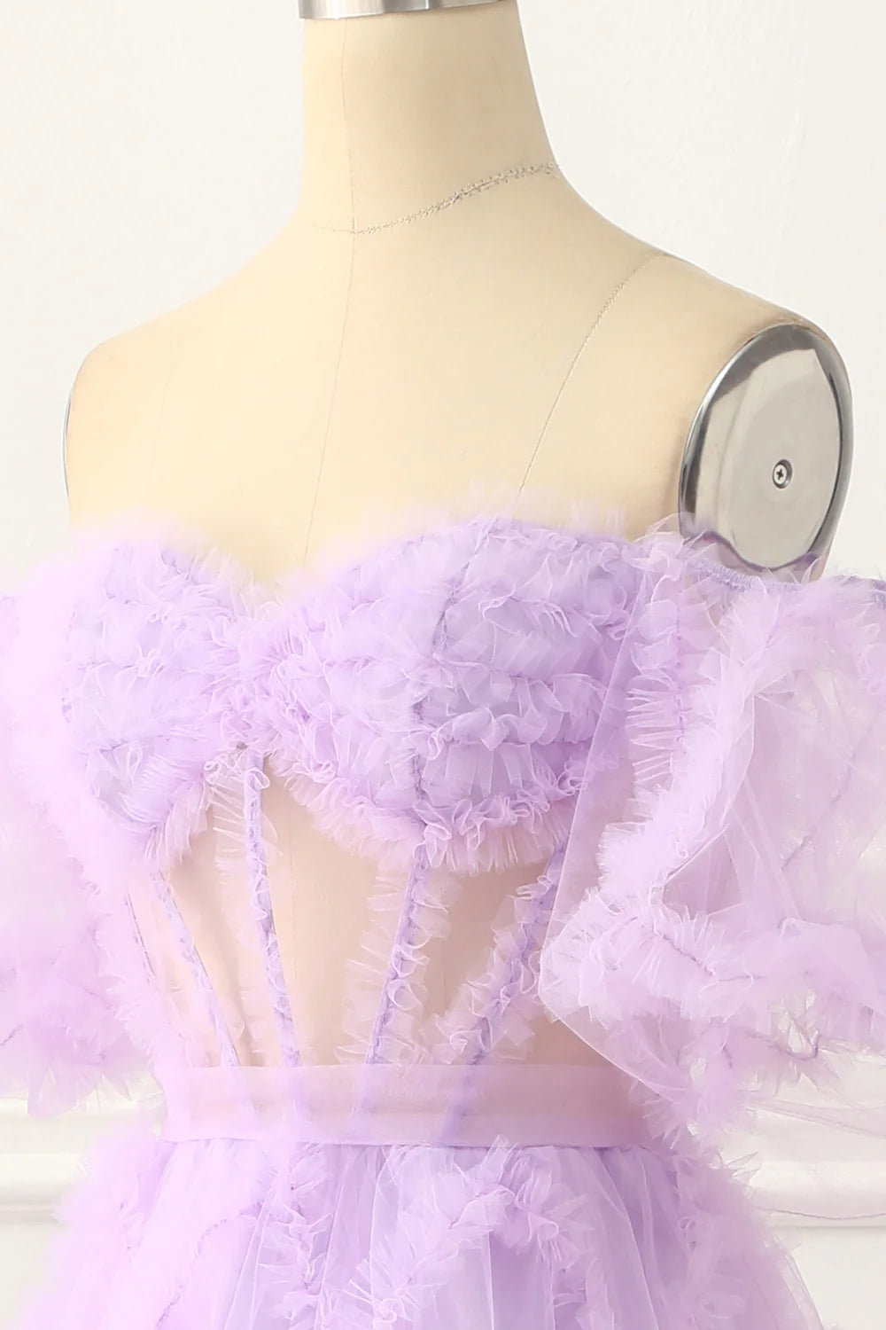 Robe de bal trapèze en tulle lavande à épaules dénudées