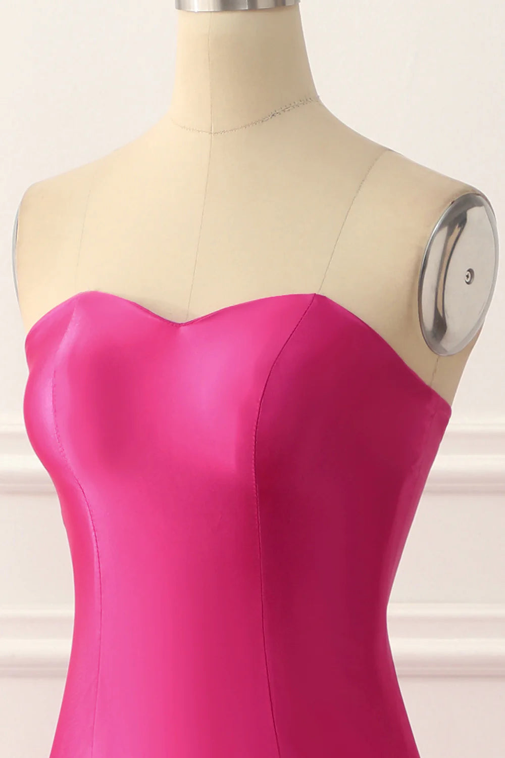 Vestido de fiesta fucsia de sirena de satén con abertura frontal