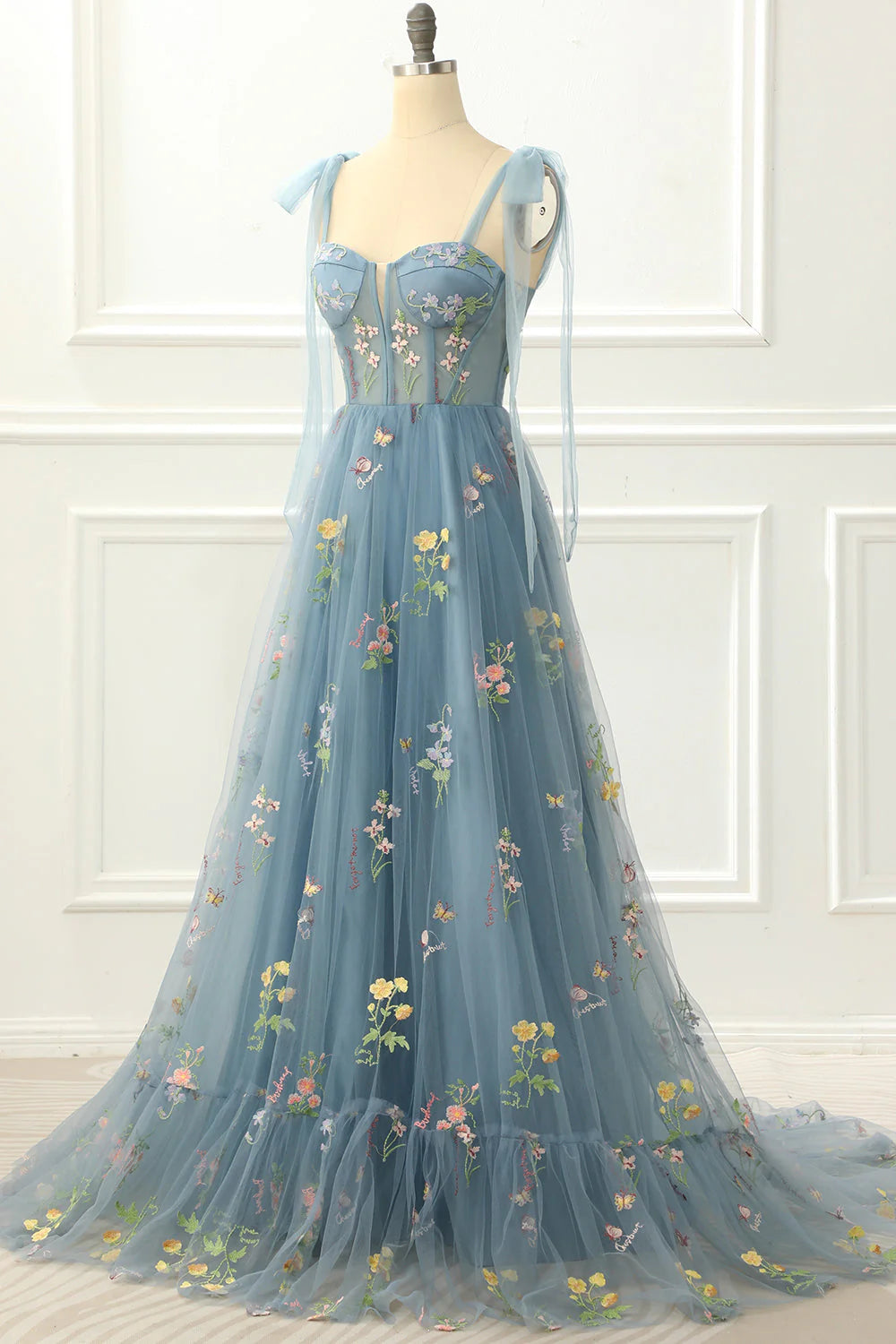 Robe de bal princesse trapèze avec broderies