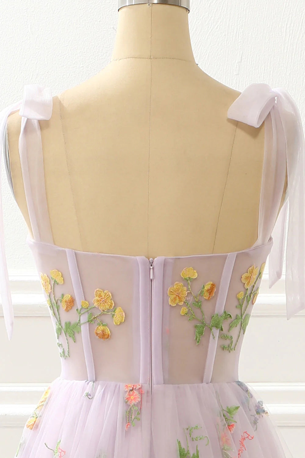 Robe de bal princesse trapèze avec broderies