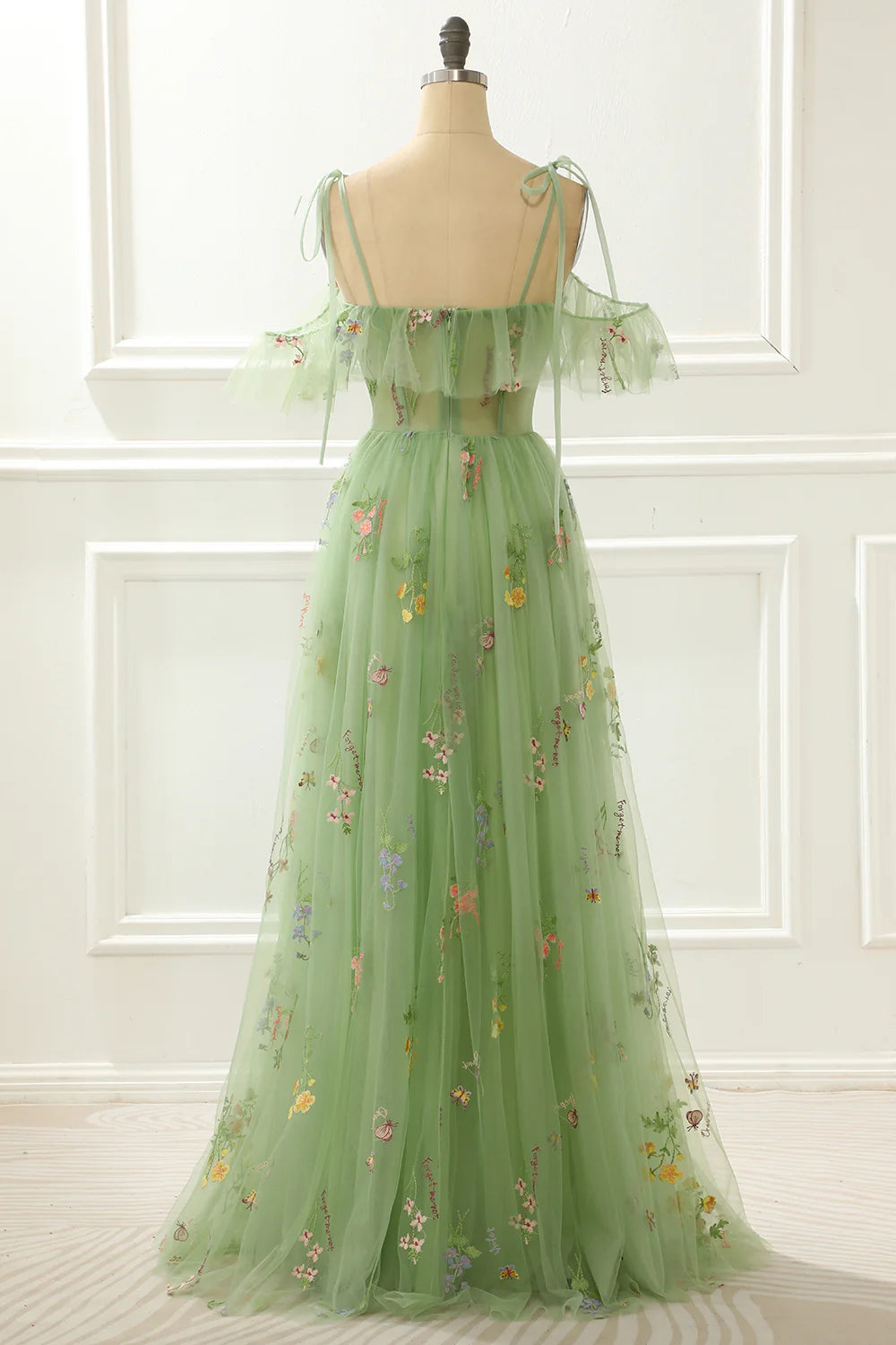 Robe de bal trapèze verte brodée forêt avec fente