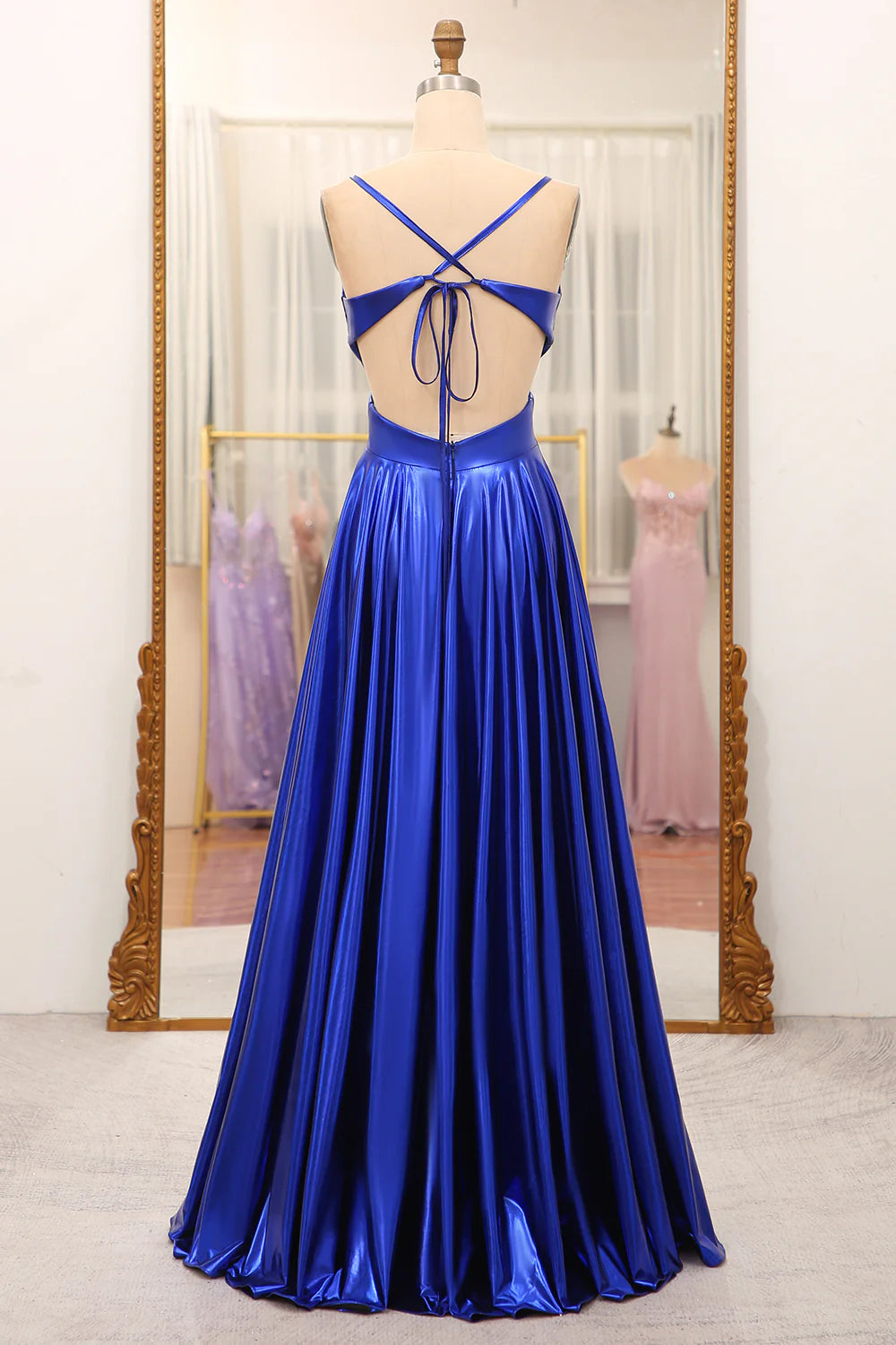 Robe de bal bleu roi à col en V et dos nu