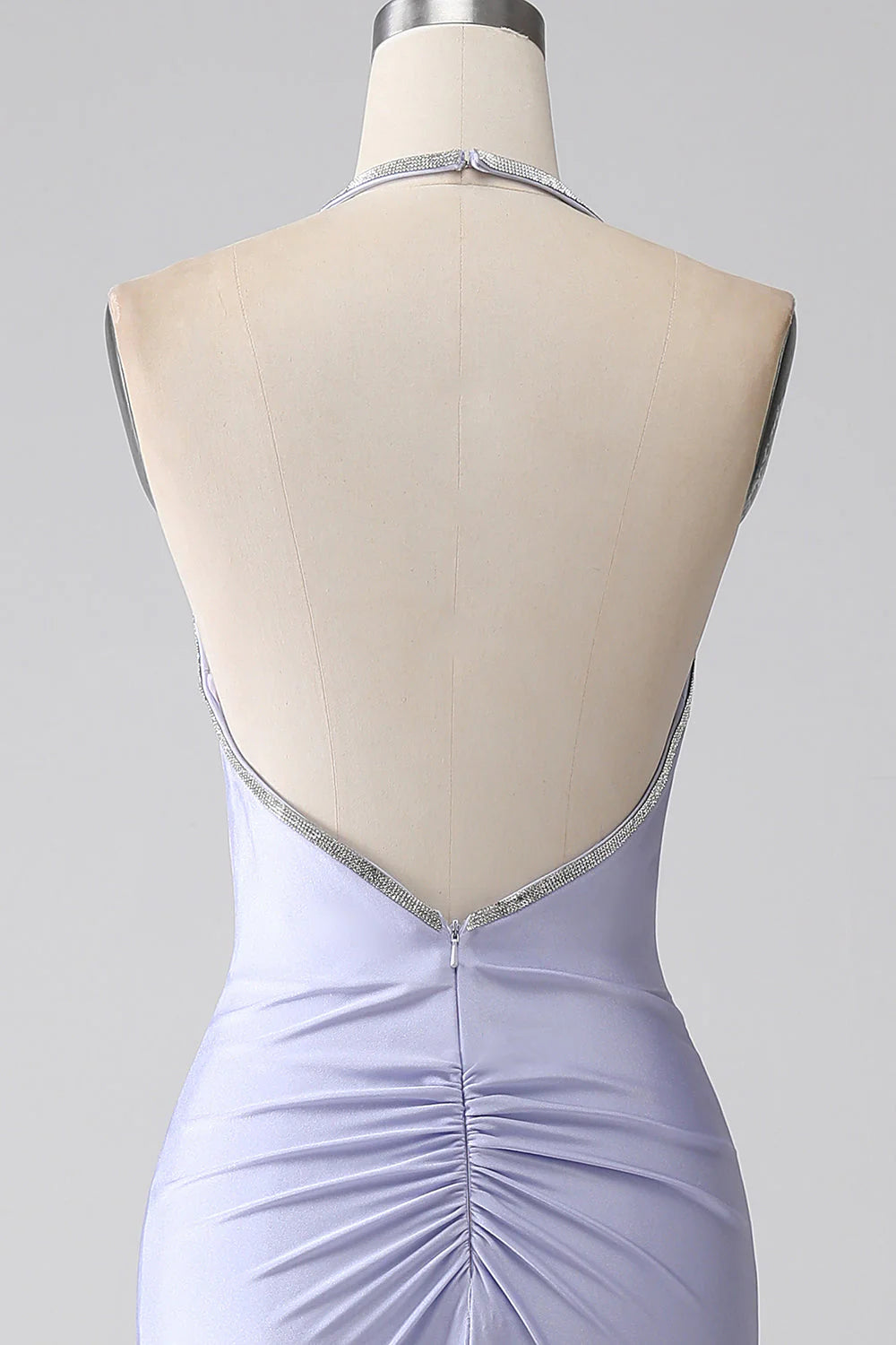 Vestido de fiesta largo de sirena con cuello halter y espalda descubierta