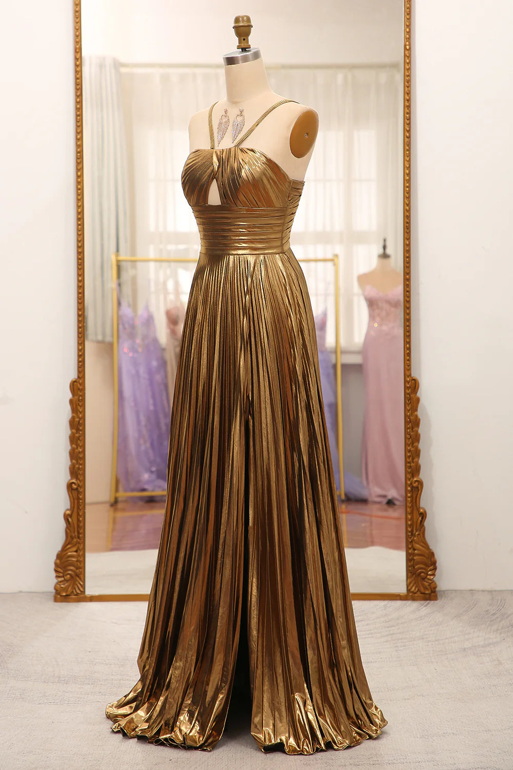 Robe de bal plissée à bretelles spaghetti et fente