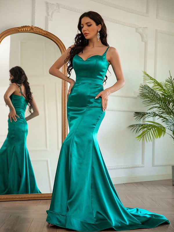 Vestidos Weitese de corte tubo/columna, de satén elástico, fruncido, escote en V, sin mangas y con cola larga