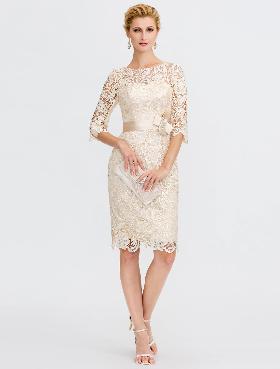 Robe de mère de la mariée fourreau/colonne Weitese, grande taille, élégante, col illusion, longueur genou, dentelle intégrale, manches 3/4 avec nœud(s)