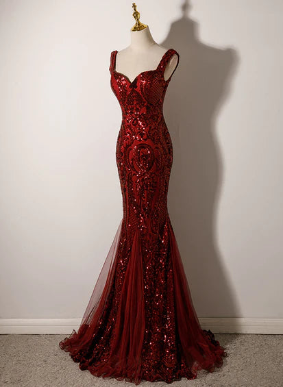 Vestido de fiesta largo estilo sirena con escote corazón y tirantes en color rojo vino