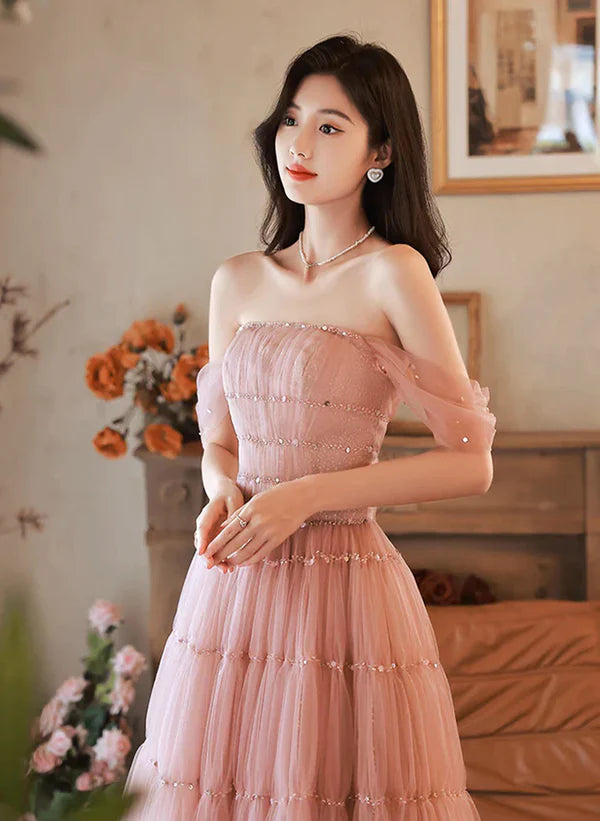 Robe de soirée longue en tulle rose à épaules dénudées