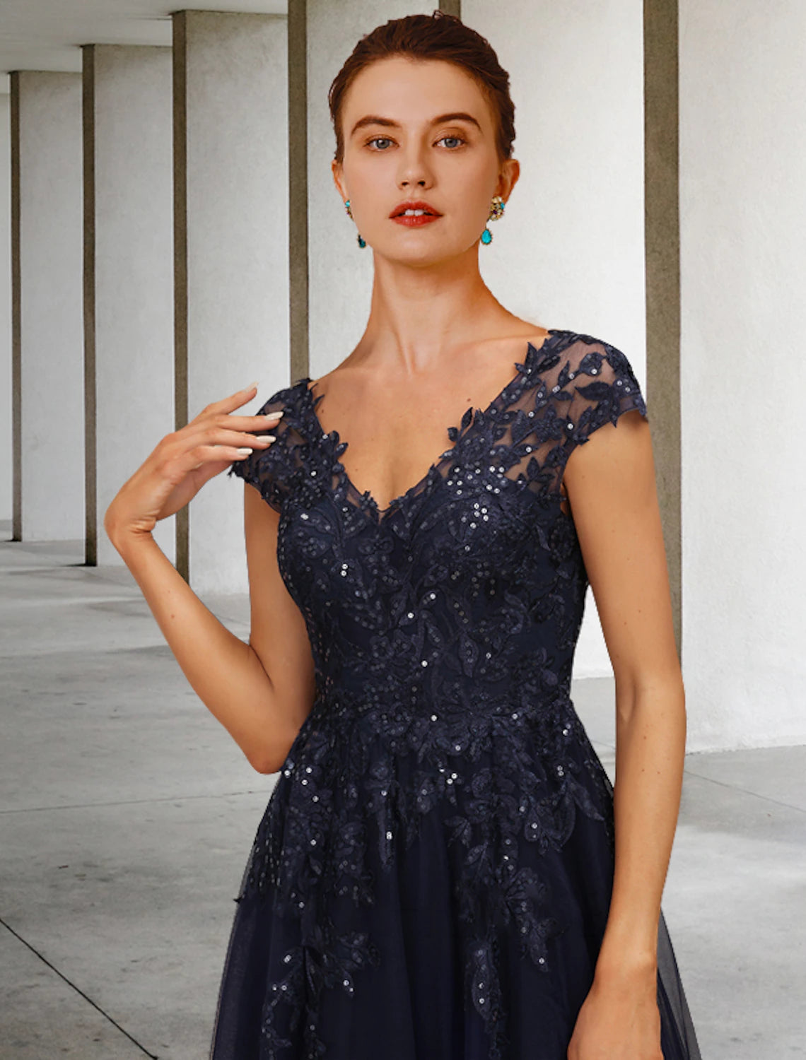 Weitese A-Line Mother of the Bride Dress Vintage Elegant V Neck Floor Length Tulle Sequined Cap Sleeve with Sequin Appliques