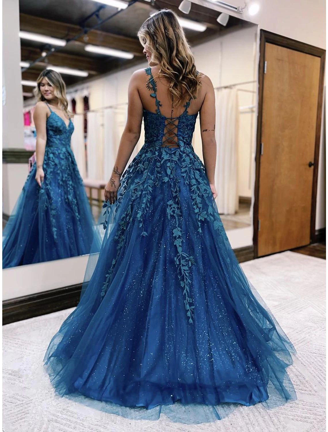 Weitese Ball Gown A-Line Prom Dresses Sparkle & Shine Dress Formal Wedding Party Dress Floor Length Sleeveless V Neck Tulle Backless with Glitter Appliques