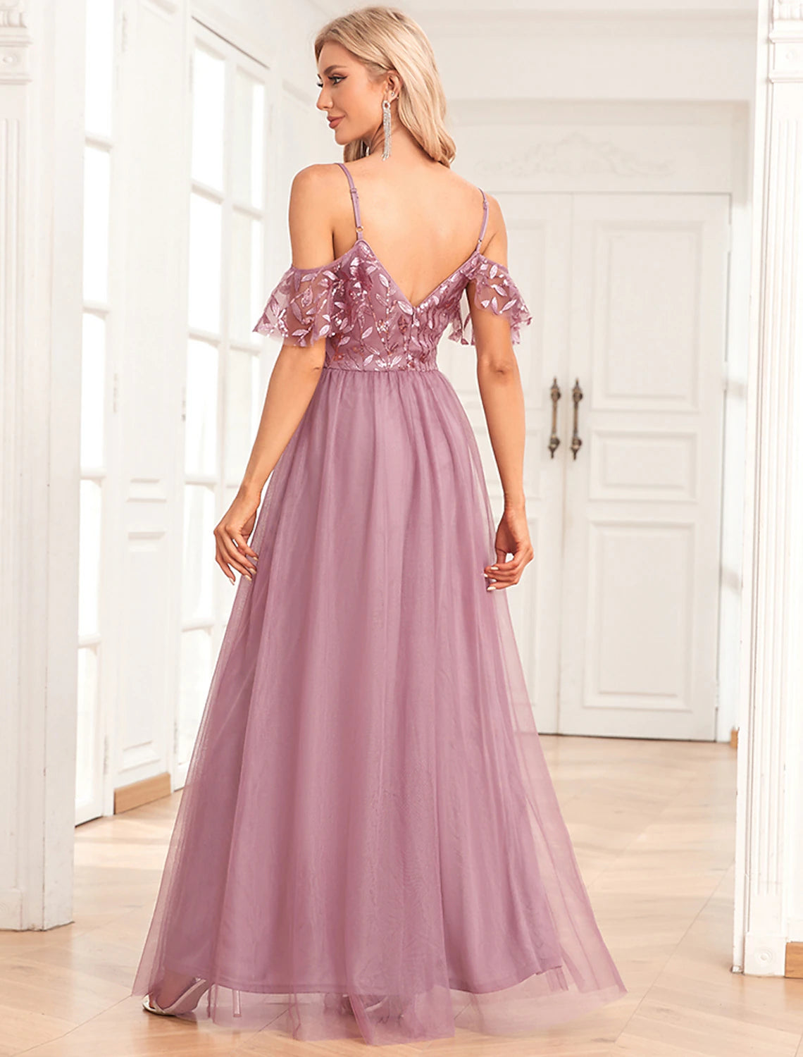 Weitese A-Line Evening Gown Elegant Dress Evening Party Party Wear Floor Length Sleeveless Spaghetti Strap Bridesmaid Dress Tulle V Back with Sequin Embroidery