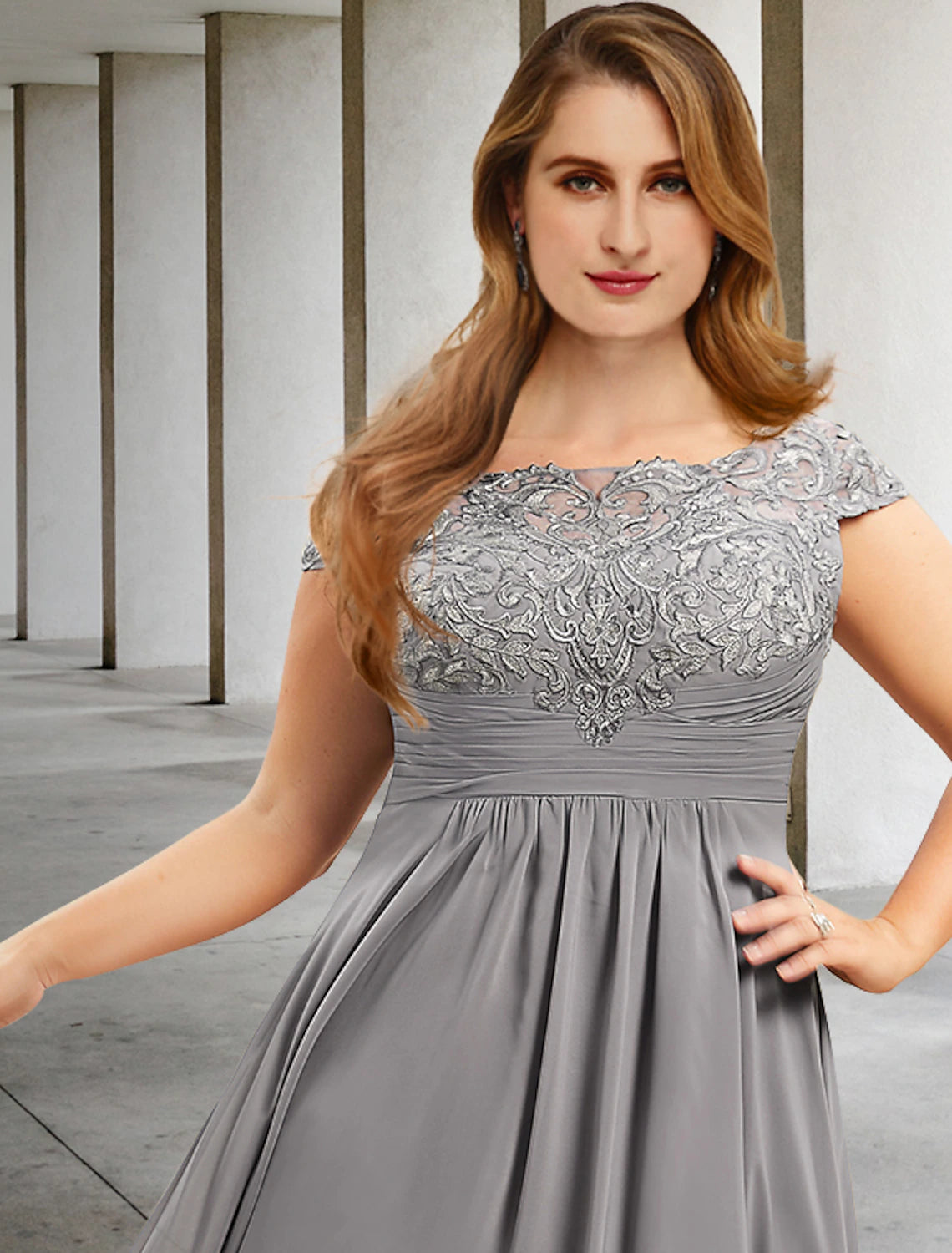 Weitese A-Line Mère de la Mariée Robes Grande Taille Cache Ventre Courbe Robe Élégante Formelle Longueur Thé Manches Courtes Col Bijou Mousseline avec Plis Appliques Ruchées Automne