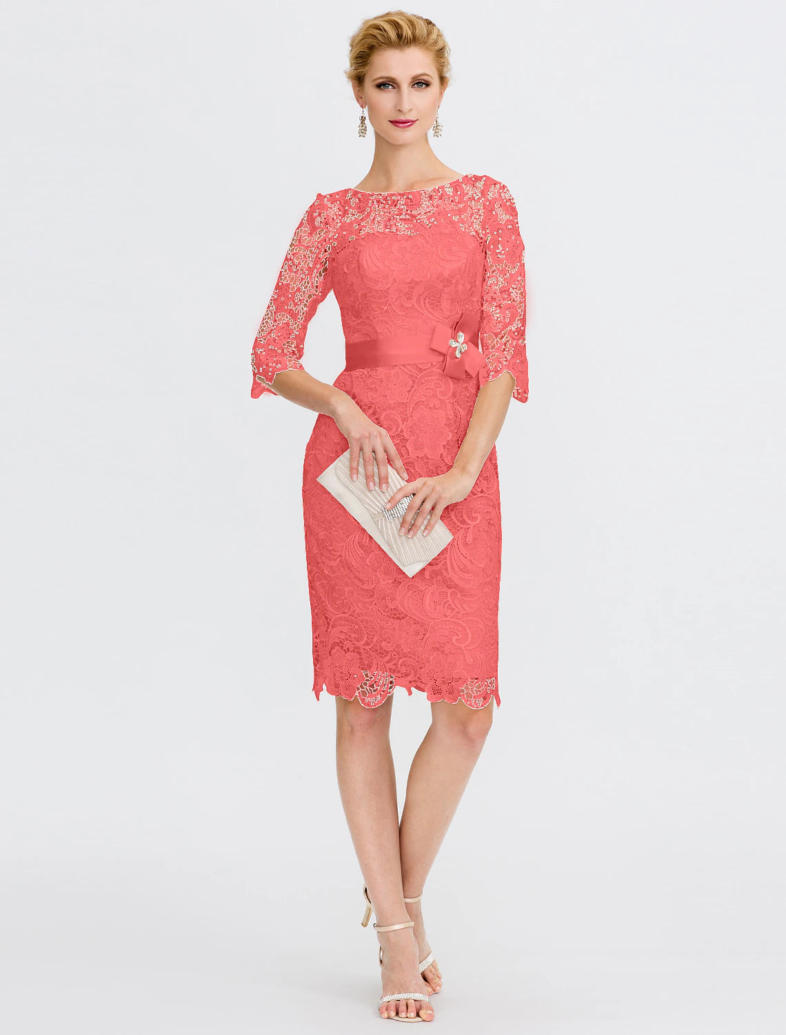 Robe de mère de la mariée fourreau/colonne Weitese, grande taille, élégante, col illusion, longueur genou, dentelle intégrale, manches 3/4 avec nœud(s)