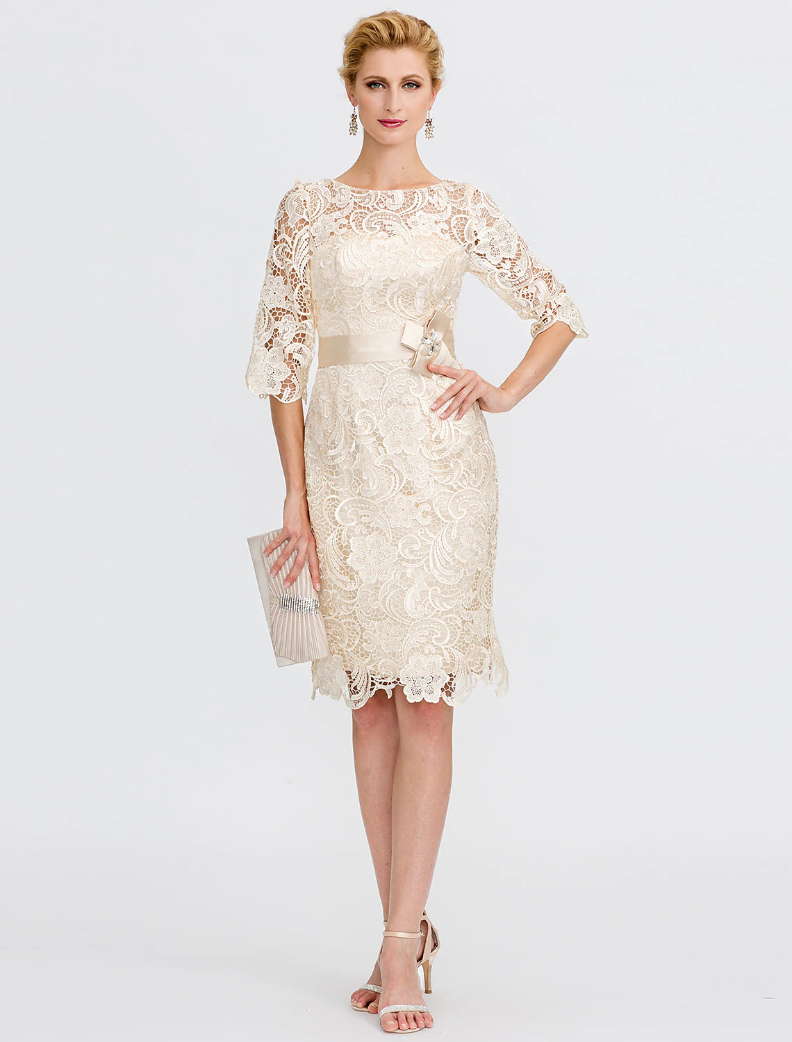 Robe de mère de la mariée fourreau/colonne Weitese, grande taille, élégante, col illusion, longueur genou, dentelle intégrale, manches 3/4 avec nœud(s)