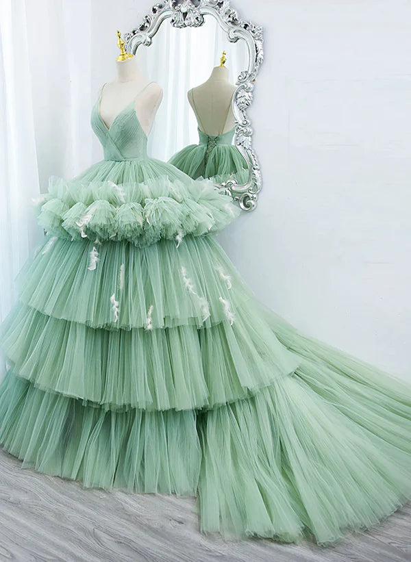 Robe de bal vert clair en tulle à plusieurs niveaux et dos nu