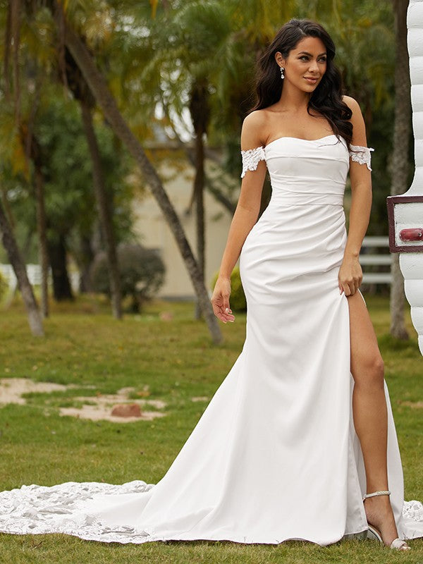 Lace Off-the-Shoulder Sleeveless Cathedral Train Wedding Dresses
