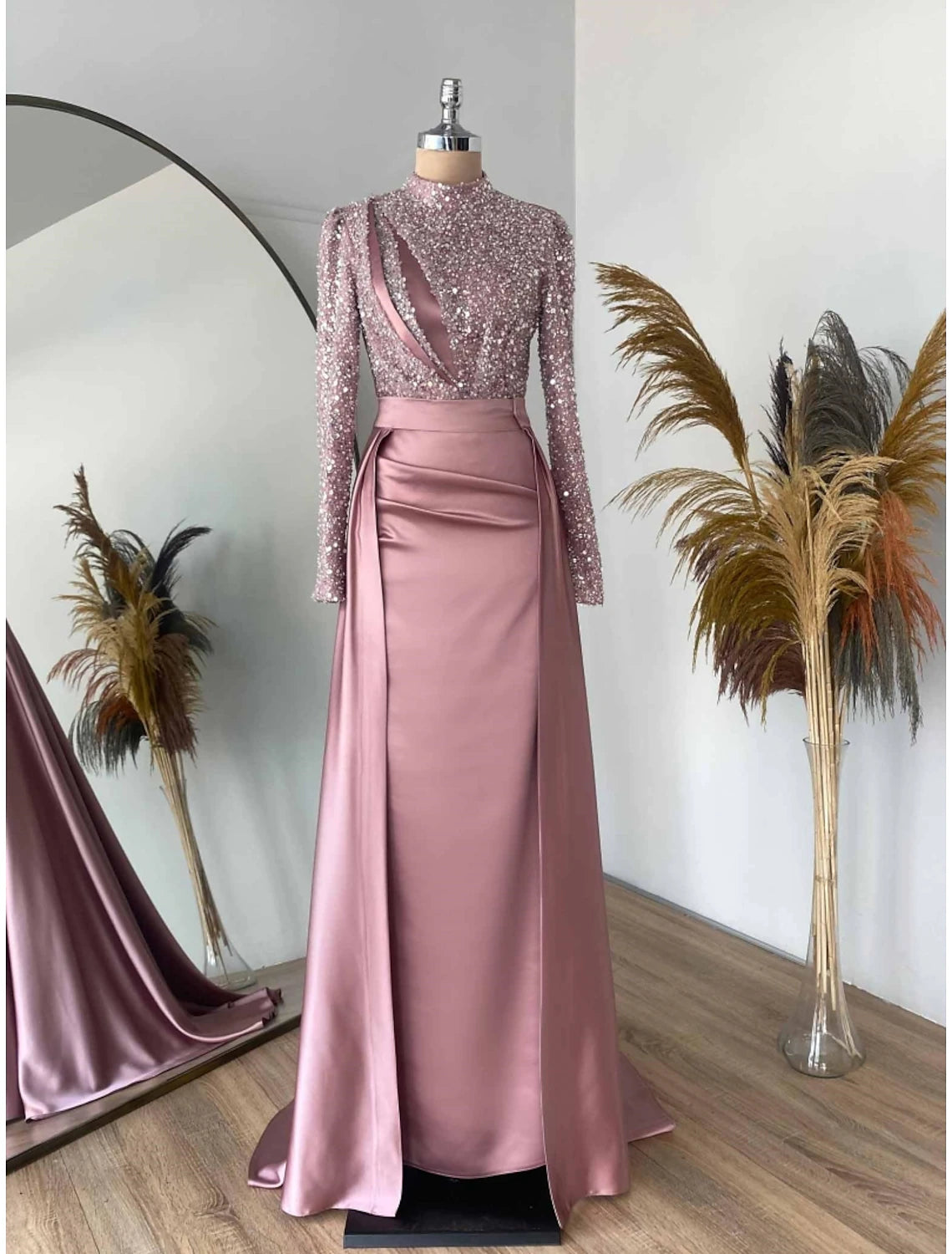 Sheath Formal Dress Evening Gown Red Green Dress Formal Sweep / Brush Train Long Sleeve Jewel Neck Satin