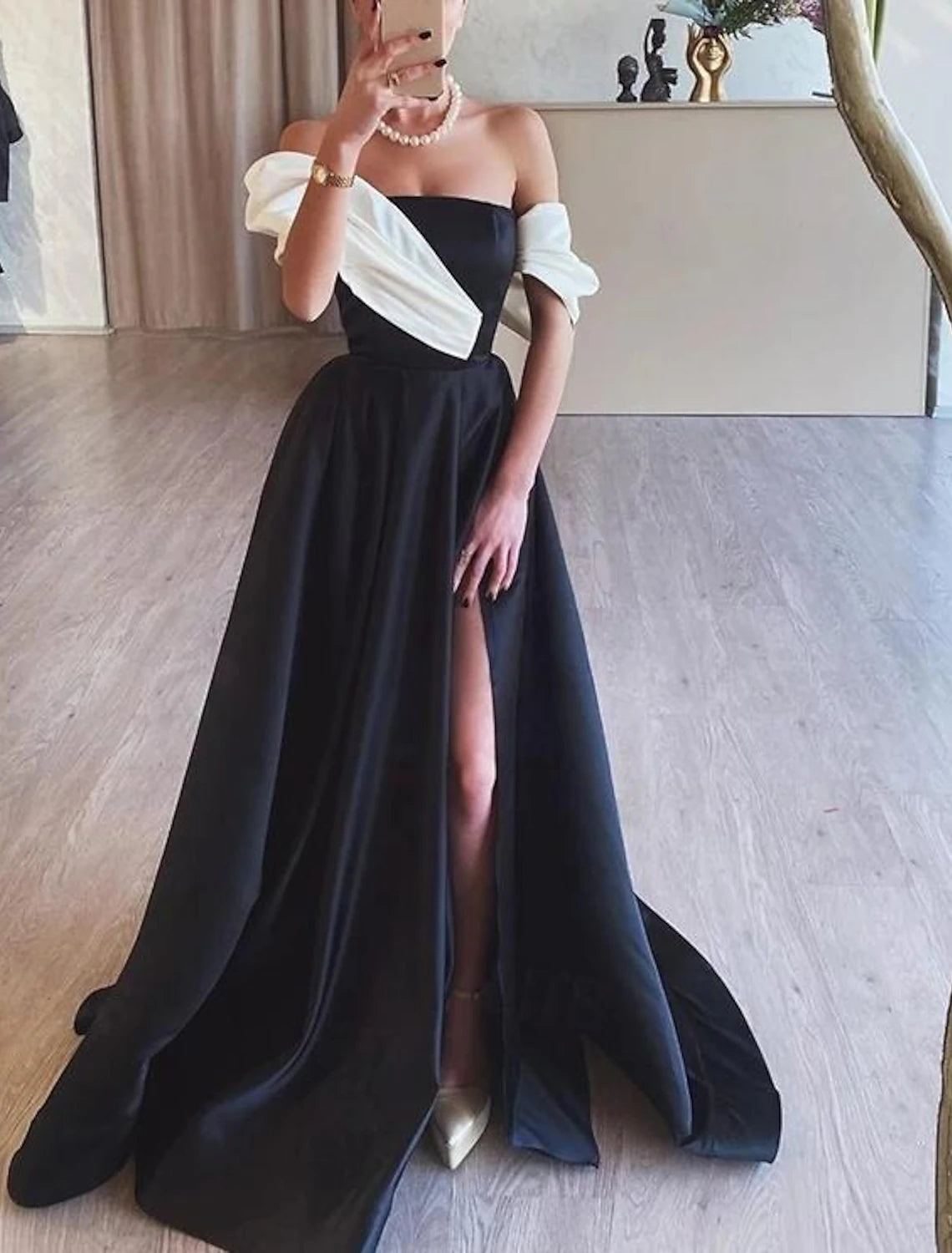 A-Line Evening Gown Elegant Dress Formal Prom Floor Length Sleeveless Off Shoulder Satin