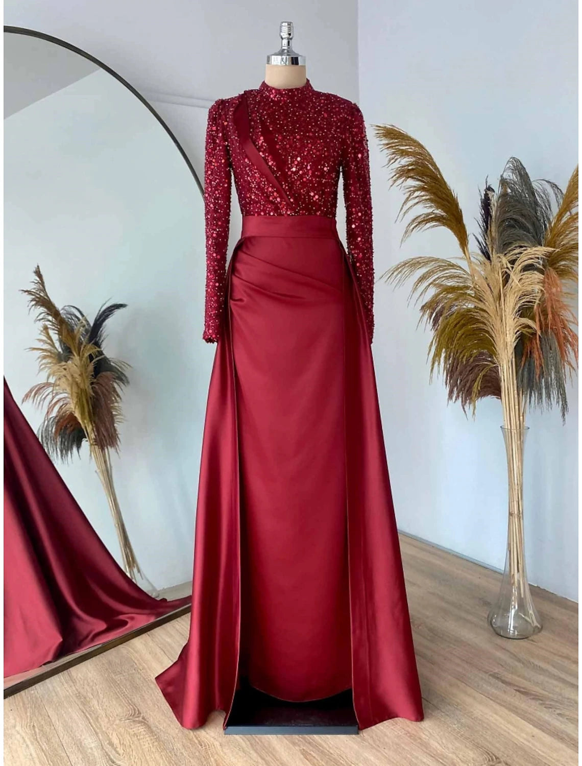 Sheath Formal Dress Evening Gown Red Green Dress Formal Sweep / Brush Train Long Sleeve Jewel Neck Satin