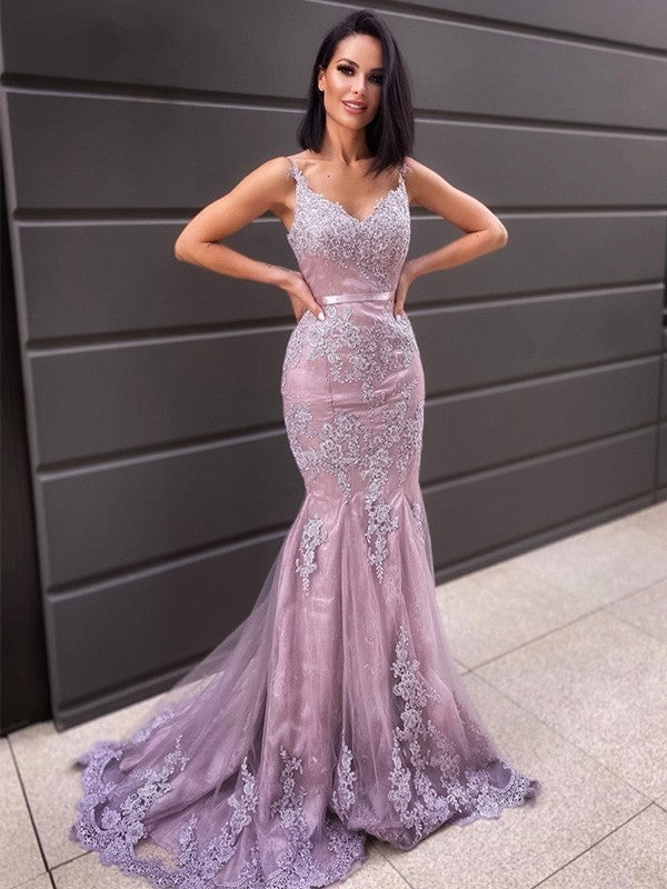 Sleeveless Sweep/Brush Train Applique Tulle V-neck Dresses