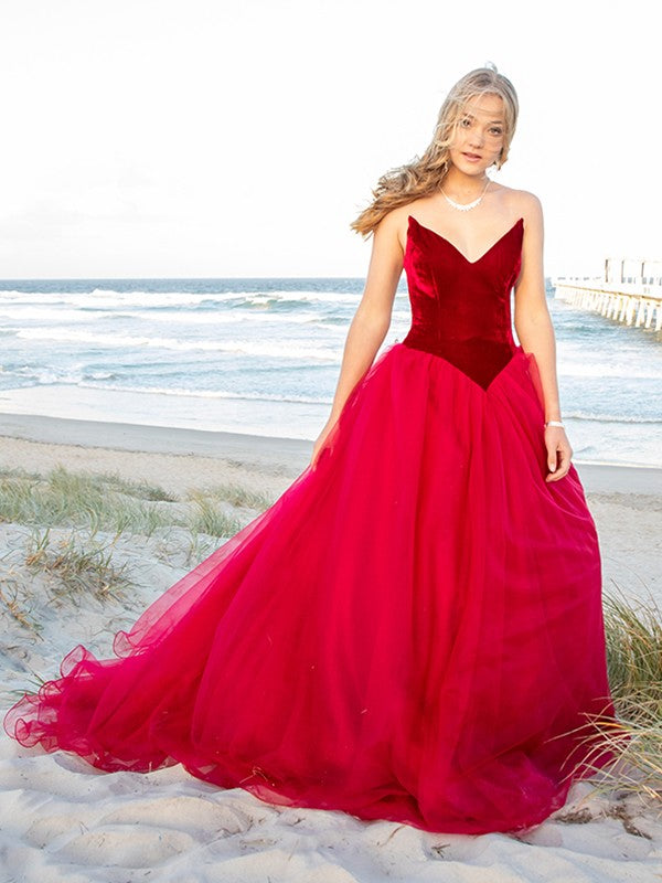 Sweetheart Tulle Sleeveless Court Train Dresses