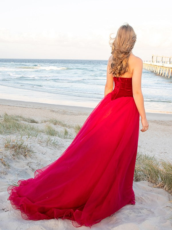 Sweetheart Tulle Sleeveless Court Train Dresses