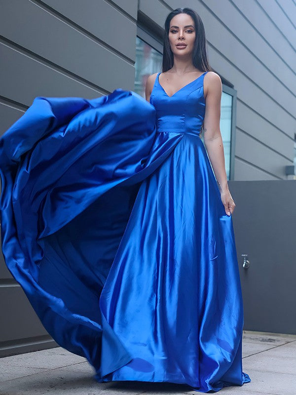 Robe en satin soyeux à volants, col en V, sans manches, traîne courte