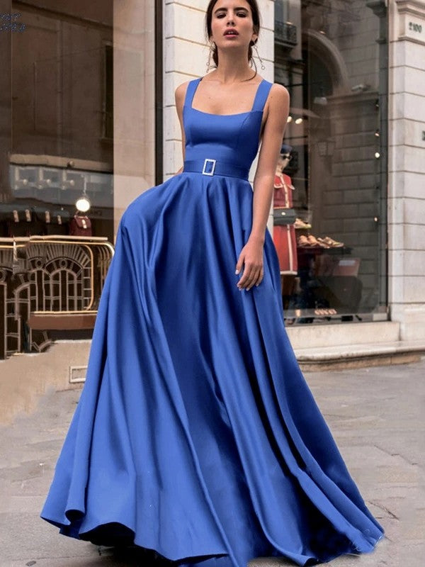 Vestidos de satén con volantes, tirantes, sin mangas y cola larga