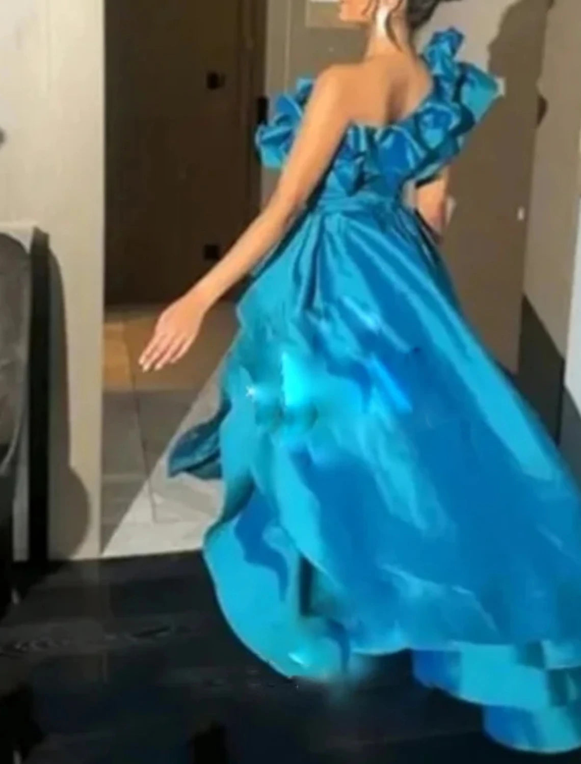 A-Line Evening Gown Elegant Dress Red Green Dress Formal Wedding Asymmetrical Sleeveless One Shoulder Satin