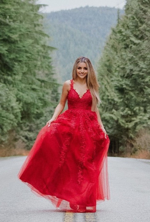 Applique Tulle Sleeveless V-neck Floor-Length Dresses