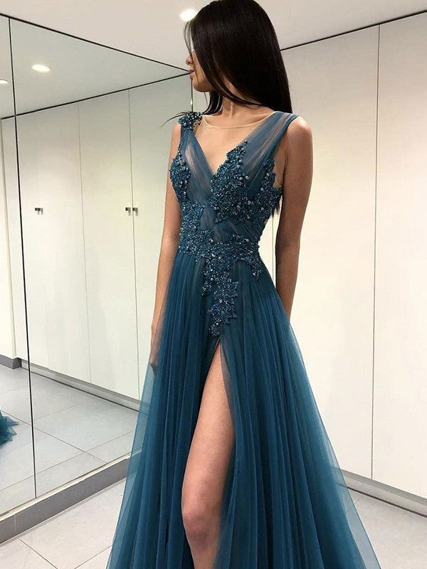 Sleeveless V-neck Floor-Length Applique Tulle Dresses