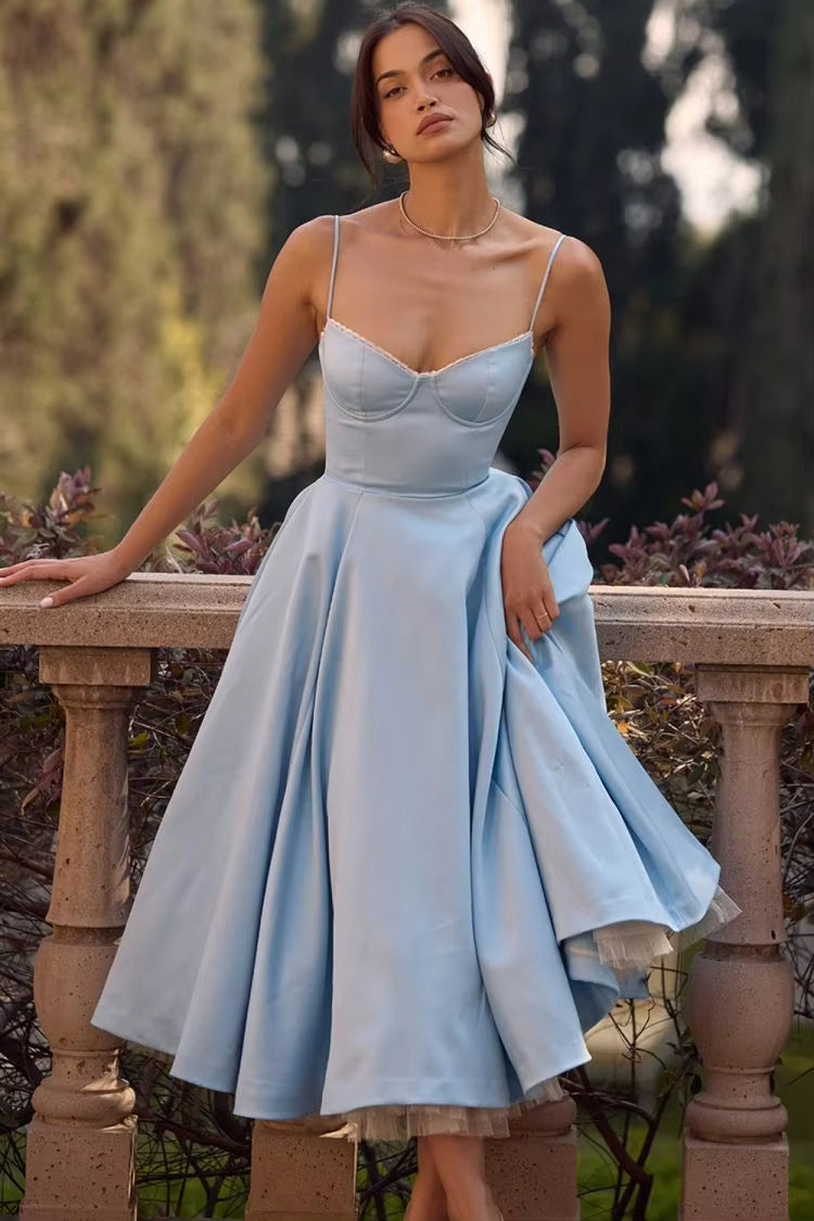 Robe de soirée simple en satin bleu, longueur thé, bretelles spaghetti 