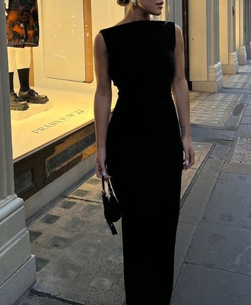 Vestido de fiesta sencillo de corte sirena, largo hasta el suelo, sin mangas y con abertura