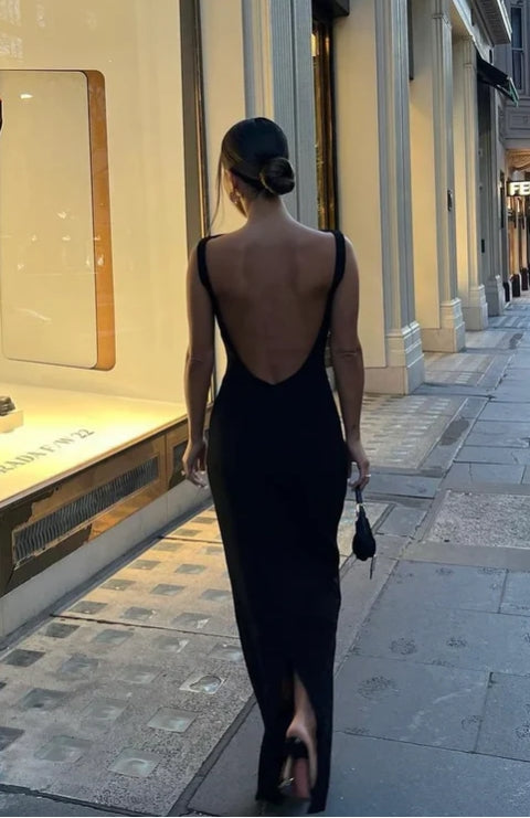 Vestido de fiesta sencillo de corte sirena, largo hasta el suelo, sin mangas y con abertura