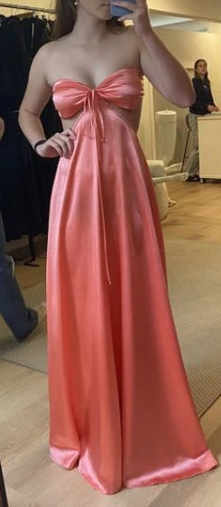 Vestido de fiesta de graduación con escote corazón de satén, espalda descubierta y cordones