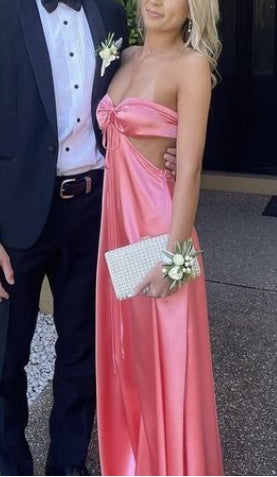 Vestido de fiesta de graduación con escote corazón de satén, espalda descubierta y cordones