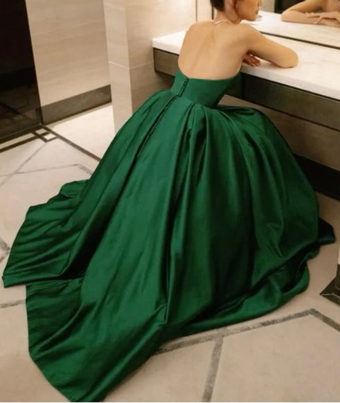 Robe de bal bustier à épaules dénudées