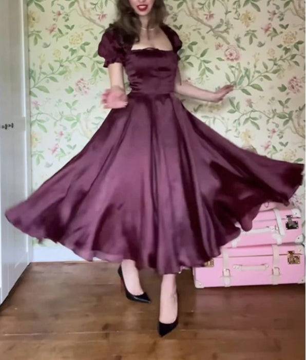 Robe de bal de fin d'études élégante à col carré et coupe trapèze